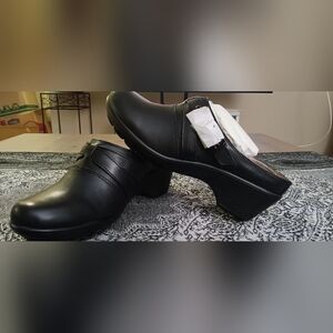 Womens shoes